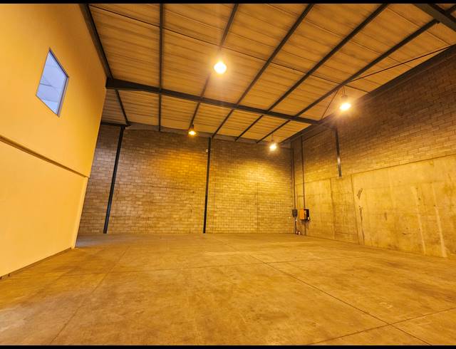 448M² WAREHOUSE TO LET IN LINBRO PARK